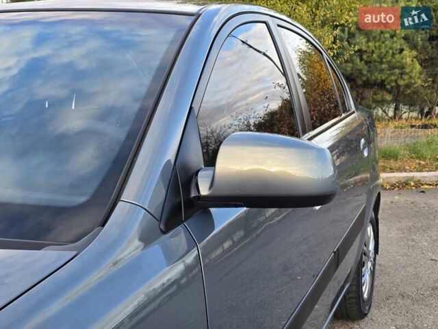 Серый Киа Рио, объемом двигателя 1.4 л и пробегом 153 тыс. км за 5499 $, фото 13 на Automoto.ua