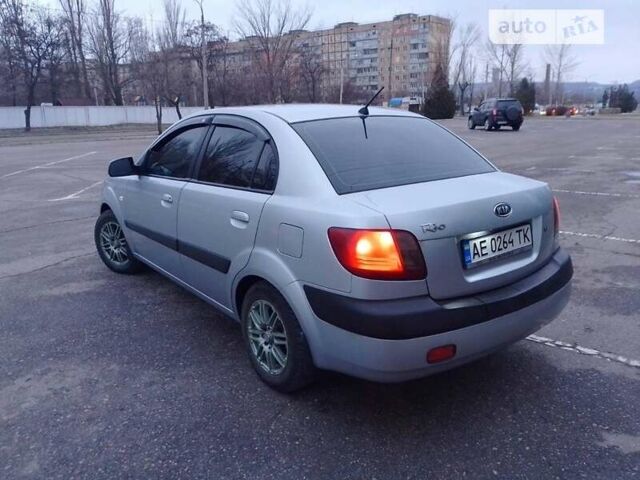 Серый Киа Рио, объемом двигателя 1.3 л и пробегом 275 тыс. км за 4300 $, фото 1 на Automoto.ua