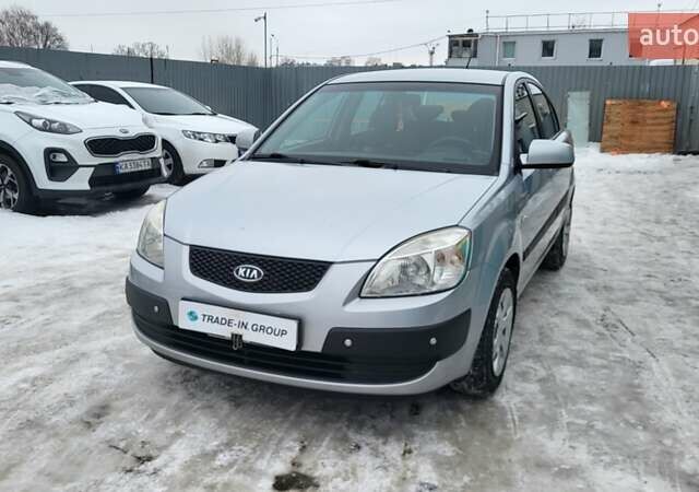 Сірий Кіа Ріо, об'ємом двигуна 1.4 л та пробігом 244 тис. км за 4500 $, фото 2 на Automoto.ua