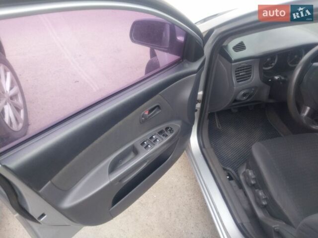 Серый Киа Рио, объемом двигателя 1.4 л и пробегом 186 тыс. км за 3200 $, фото 1 на Automoto.ua