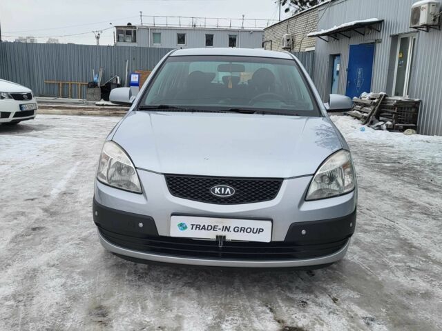 Серый Киа Рио, объемом двигателя 1.4 л и пробегом 244 тыс. км за 4500 $, фото 3 на Automoto.ua