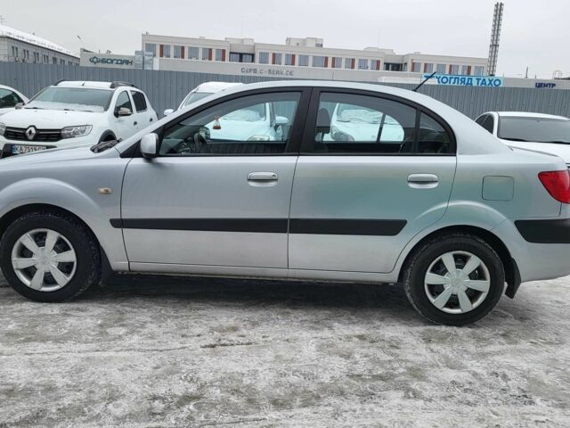 Серый Киа Рио, объемом двигателя 1.4 л и пробегом 244 тыс. км за 4500 $, фото 12 на Automoto.ua