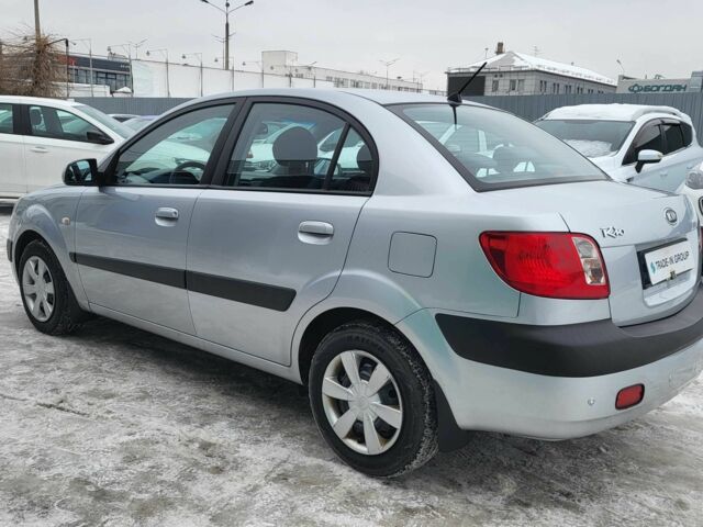 Серый Киа Рио, объемом двигателя 1.4 л и пробегом 244 тыс. км за 4500 $, фото 11 на Automoto.ua