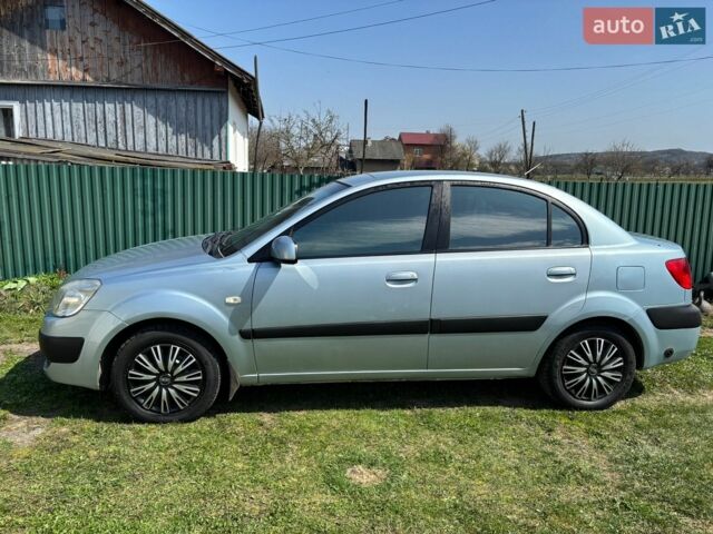 Серый Киа Рио, объемом двигателя 1.4 л и пробегом 256 тыс. км за 4100 $, фото 3 на Automoto.ua