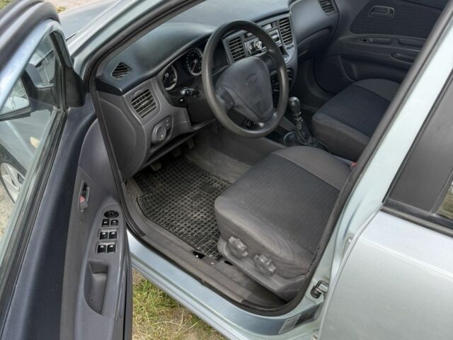 Серый Киа Рио, объемом двигателя 0 л и пробегом 188 тыс. км за 2697 $, фото 6 на Automoto.ua