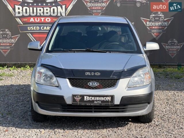 Серый Киа Рио, объемом двигателя 1.4 л и пробегом 215 тыс. км за 5190 $, фото 5 на Automoto.ua