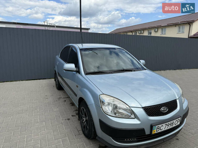 Серый Киа Рио, объемом двигателя 1.4 л и пробегом 237 тыс. км за 4300 $, фото 2 на Automoto.ua