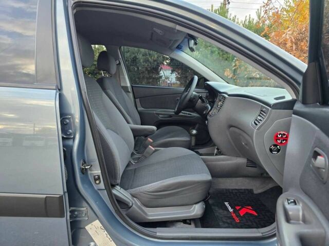 Кіа Ріо 2006 у Хмельницькому на Automoto.ua Сірий Кіа Ріо, об'ємом двигуна 1.4 л та пробігом 153 тис. км за 5499 $, фото 8 на Automoto.ua