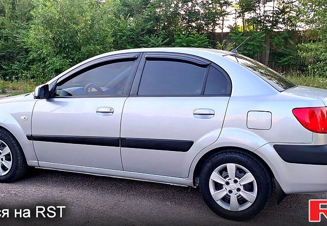 Серый Киа Рио, объемом двигателя 1.4 л и пробегом 85 тыс. км за 4400 $, фото 1 на Automoto.ua
