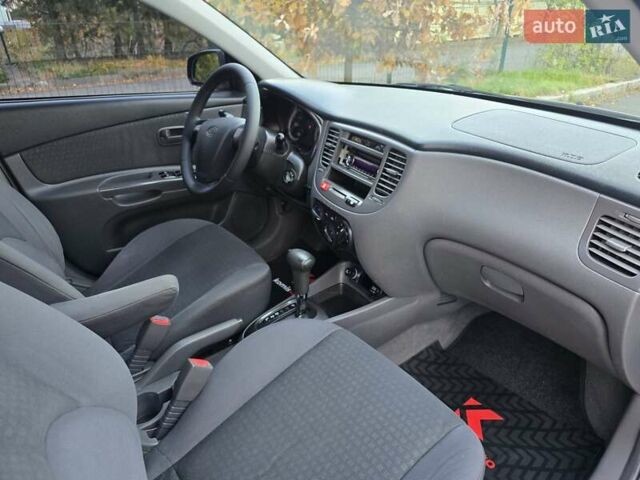 Серый Киа Рио, объемом двигателя 1.4 л и пробегом 153 тыс. км за 5499 $, фото 41 на Automoto.ua