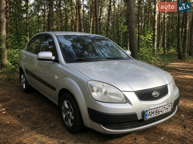 Сірий Кіа Ріо, об'ємом двигуна 1.4 л та пробігом 188 тис. км за 3200 $, фото 4 на Automoto.ua