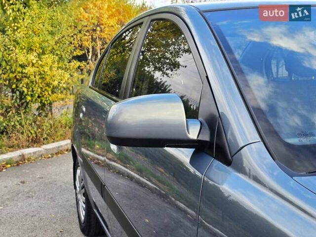 Серый Киа Рио, объемом двигателя 1.4 л и пробегом 153 тыс. км за 5499 $, фото 9 на Automoto.ua