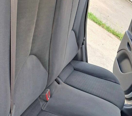Серый Киа Рио, объемом двигателя 1.4 л и пробегом 85 тыс. км за 4400 $, фото 10 на Automoto.ua
