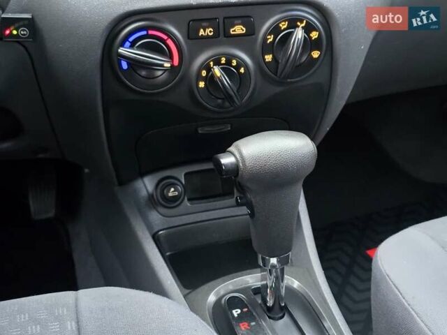 Серый Киа Рио, объемом двигателя 1.4 л и пробегом 153 тыс. км за 5499 $, фото 29 на Automoto.ua