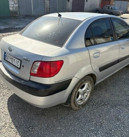 Сірий Кіа Ріо, об'ємом двигуна 1.4 л та пробігом 177 тис. км за 4400 $, фото 4 на Automoto.ua