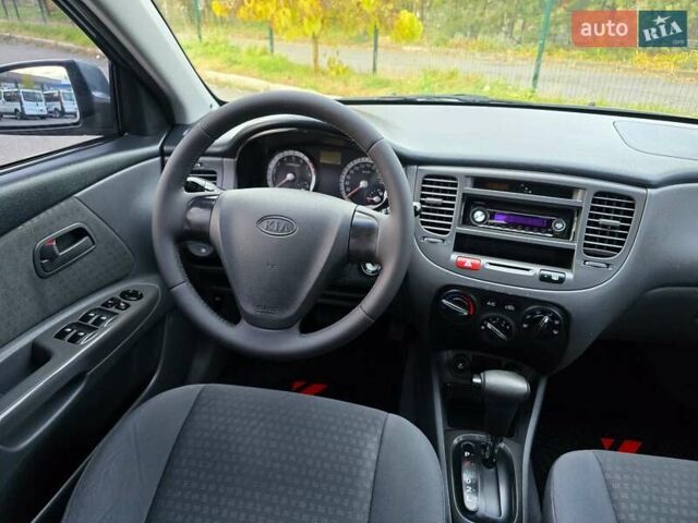 Серый Киа Рио, объемом двигателя 1.4 л и пробегом 153 тыс. км за 5499 $, фото 19 на Automoto.ua
