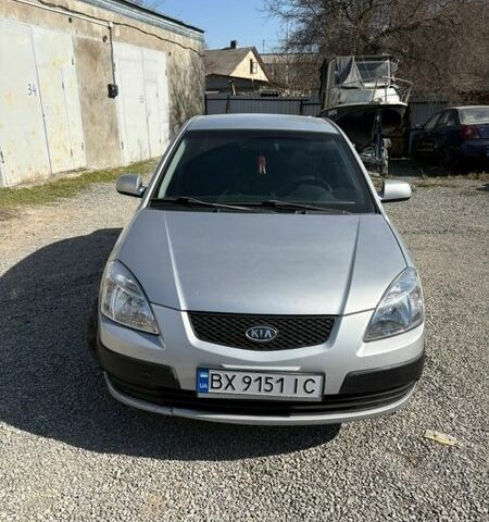 Сірий Кіа Ріо, об'ємом двигуна 1.4 л та пробігом 177 тис. км за 4400 $, фото 1 на Automoto.ua