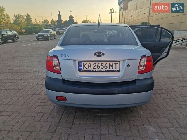 Серый Киа Рио, объемом двигателя 1.4 л и пробегом 170 тыс. км за 4000 $, фото 10 на Automoto.ua