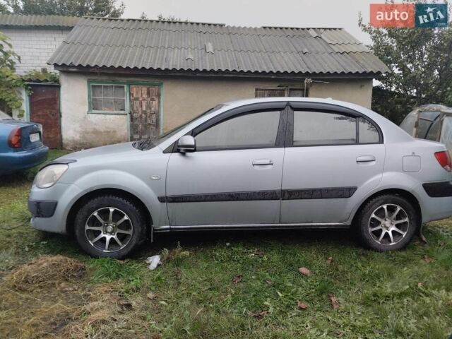 Сірий Кіа Ріо, об'ємом двигуна 1.4 л та пробігом 177 тис. км за 3500 $, фото 4 на Automoto.ua