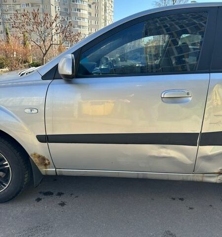 Серый Киа Рио, объемом двигателя 1.4 л и пробегом 244 тыс. км за 2900 $, фото 6 на Automoto.ua