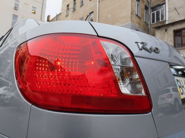 Сірий Кіа Ріо, об'ємом двигуна 1.4 л та пробігом 94 тис. км за 4900 $, фото 2 на Automoto.ua