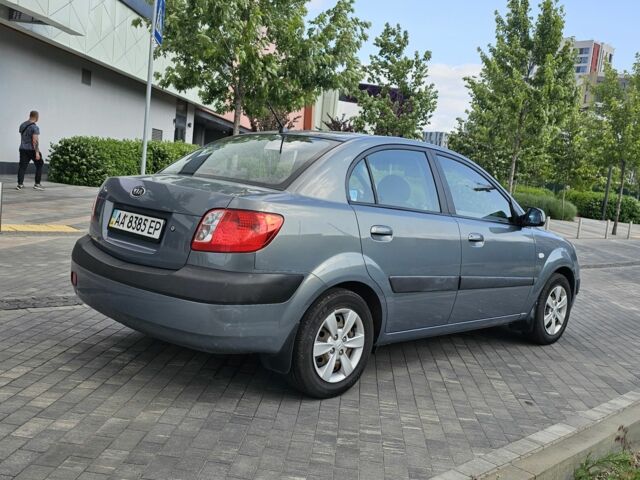 Серый Киа Рио, объемом двигателя 1.3 л и пробегом 160 тыс. км за 4300 $, фото 3 на Automoto.ua