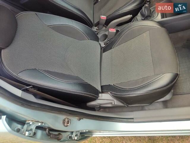 Серый Киа Рио, объемом двигателя 1.4 л и пробегом 176 тыс. км за 4600 $, фото 23 на Automoto.ua