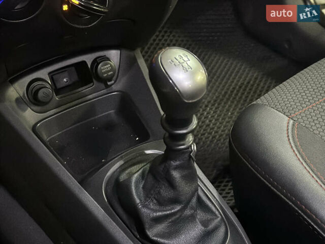 Серый Киа Рио, объемом двигателя 1.4 л и пробегом 220 тыс. км за 3400 $, фото 29 на Automoto.ua