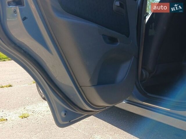 Серый Киа Рио, объемом двигателя 1.5 л и пробегом 290 тыс. км за 4600 $, фото 7 на Automoto.ua