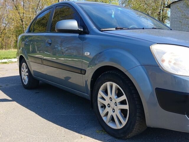 Сірий Кіа Ріо, об'ємом двигуна 1.5 л та пробігом 290 тис. км за 4600 $, фото 5 на Automoto.ua