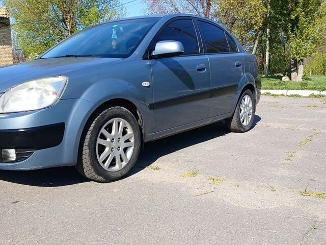 Сірий Кіа Ріо, об'ємом двигуна 1.5 л та пробігом 290 тис. км за 4600 $, фото 1 на Automoto.ua