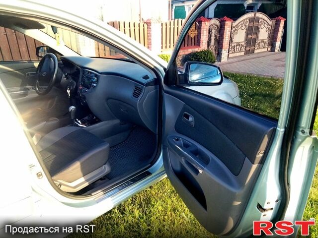 Сірий Кіа Ріо, об'ємом двигуна 1.4 л та пробігом 230 тис. км за 5200 $, фото 2 на Automoto.ua