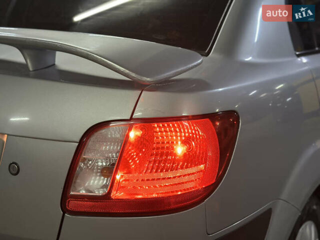 Серый Киа Рио, объемом двигателя 1.4 л и пробегом 220 тыс. км за 3400 $, фото 37 на Automoto.ua