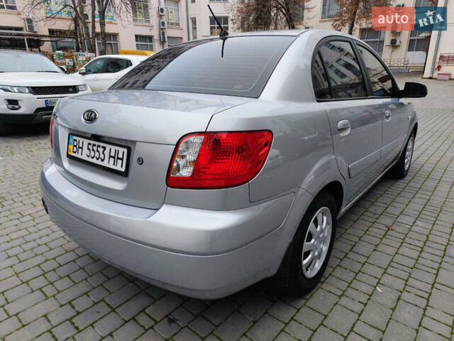 Серый Киа Рио, объемом двигателя 1.4 л и пробегом 94 тыс. км за 4900 $, фото 6 на Automoto.ua