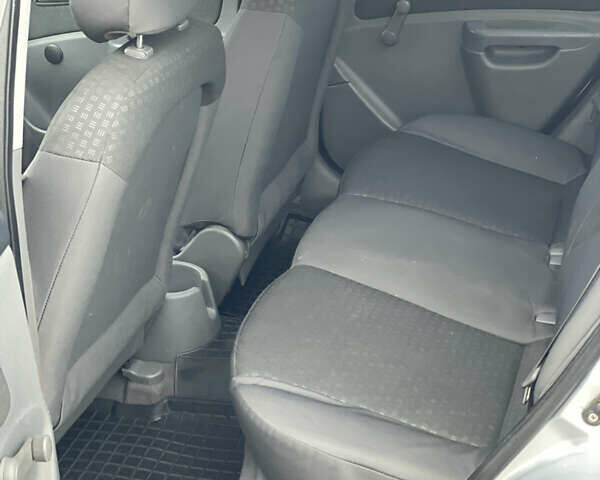 Сірий Кіа Ріо, об'ємом двигуна 1.4 л та пробігом 272 тис. км за 3900 $, фото 16 на Automoto.ua