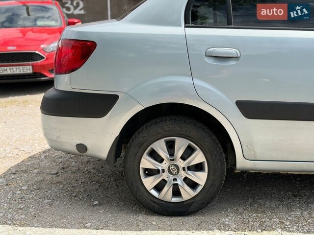 Сірий Кіа Ріо, об'ємом двигуна 1.4 л та пробігом 364 тис. км за 3299 $, фото 5 на Automoto.ua