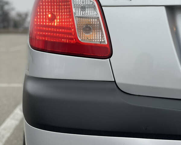 Сірий Кіа Ріо, об'ємом двигуна 1.4 л та пробігом 272 тис. км за 3900 $, фото 6 на Automoto.ua