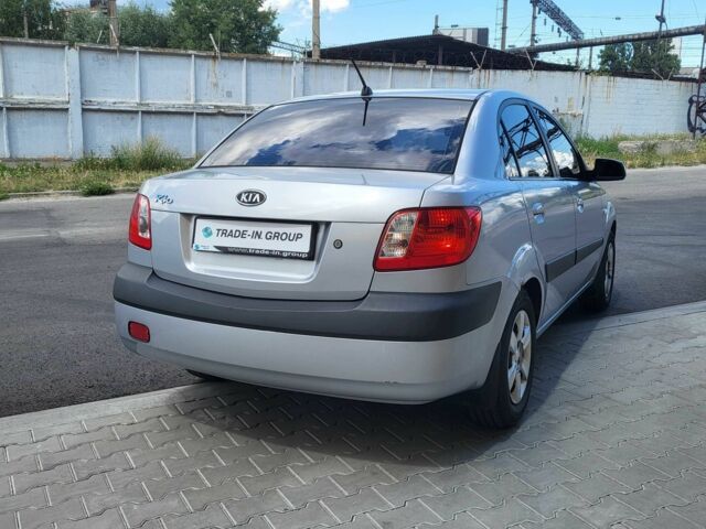 Серый Киа Рио, объемом двигателя 1.4 л и пробегом 224 тыс. км за 3487 $, фото 9 на Automoto.ua