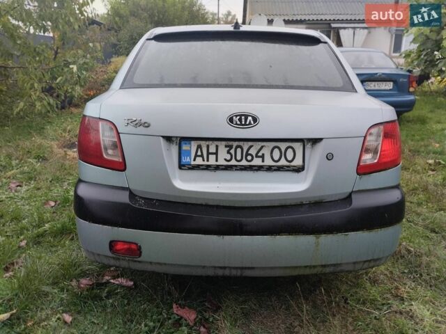 Сірий Кіа Ріо, об'ємом двигуна 1.4 л та пробігом 177 тис. км за 3500 $, фото 3 на Automoto.ua