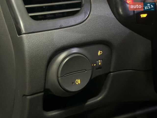 Сірий Кіа Ріо, об'ємом двигуна 1.4 л та пробігом 220 тис. км за 3700 $, фото 30 на Automoto.ua
