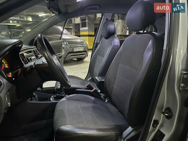 Серый Киа Рио, объемом двигателя 1.4 л и пробегом 220 тыс. км за 3400 $, фото 14 на Automoto.ua