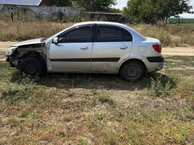 Серый Киа Рио, объемом двигателя 1.3 л и пробегом 216 тыс. км за 1904 $, фото 1 на Automoto.ua