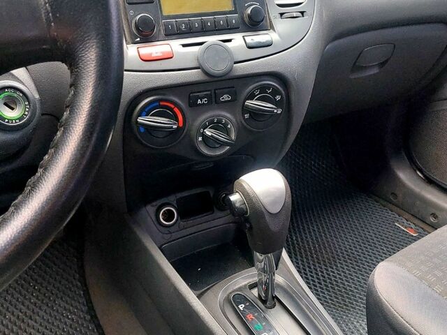 Сірий Кіа Ріо, об'ємом двигуна 3 л та пробігом 224 тис. км за 4900 $, фото 8 на Automoto.ua