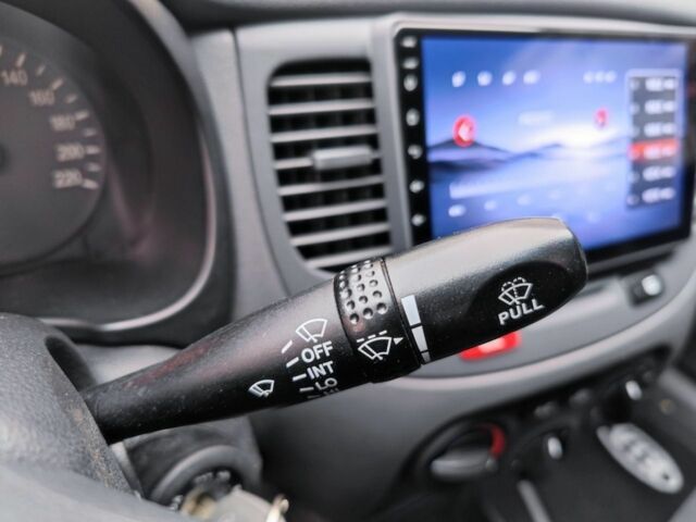 Сірий Кіа Ріо, об'ємом двигуна 1.4 л та пробігом 94 тис. км за 4900 $, фото 1 на Automoto.ua