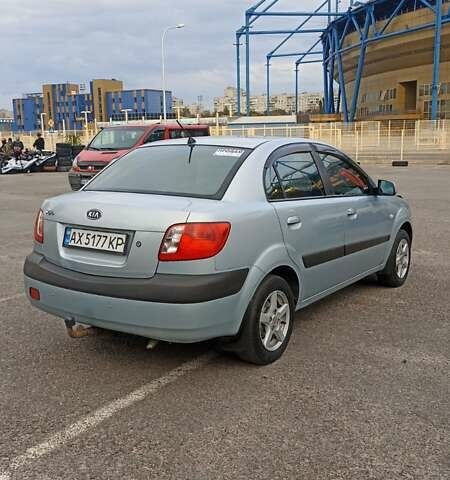 Серый Киа Рио, объемом двигателя 1.4 л и пробегом 240 тыс. км за 4800 $, фото 7 на Automoto.ua