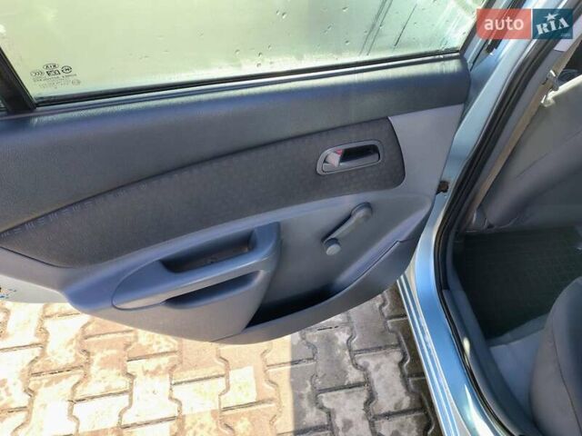 Серый Киа Рио, объемом двигателя 1.4 л и пробегом 236 тыс. км за 3300 $, фото 16 на Automoto.ua