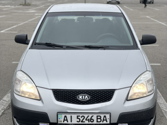 Серый Киа Рио, объемом двигателя 1.4 л и пробегом 272 тыс. км за 3400 $, фото 7 на Automoto.ua