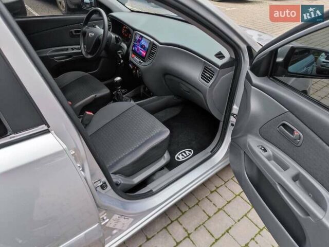Серый Киа Рио, объемом двигателя 1.4 л и пробегом 94 тыс. км за 4900 $, фото 37 на Automoto.ua