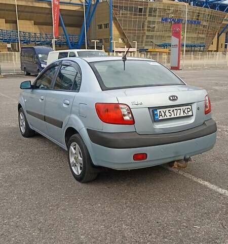 Серый Киа Рио, объемом двигателя 1.4 л и пробегом 240 тыс. км за 4800 $, фото 10 на Automoto.ua