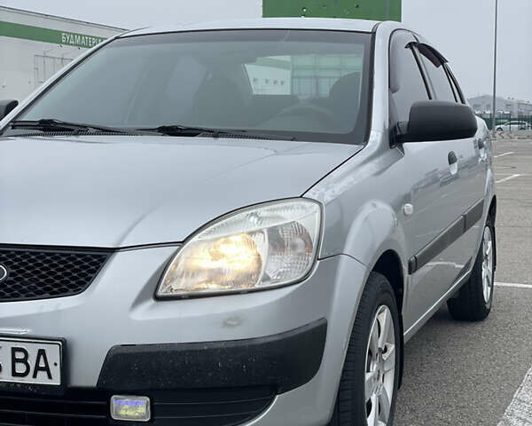 Серый Киа Рио, объемом двигателя 1.4 л и пробегом 272 тыс. км за 3400 $, фото 10 на Automoto.ua